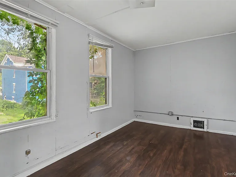 39 Spruce St — Photo 9