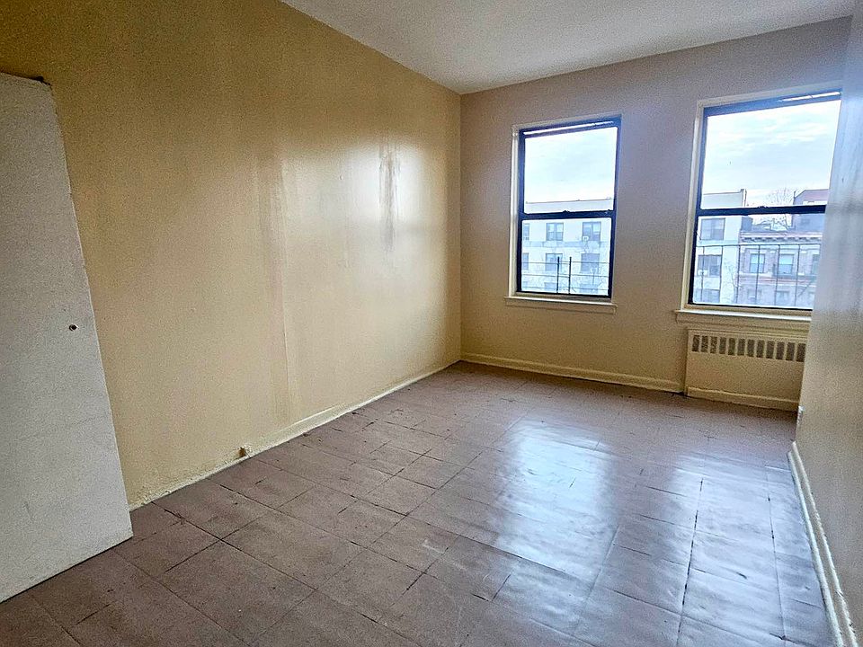2nd image of 3609 Broadway APT 6E