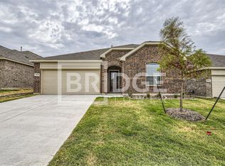 9604 Crawler Dr, Fort Worth, TX 76179