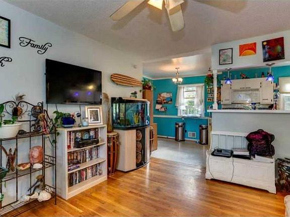 5th image of 405 Catalina Ave