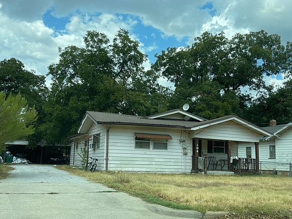 3rd image of 104 E Sadosa St
