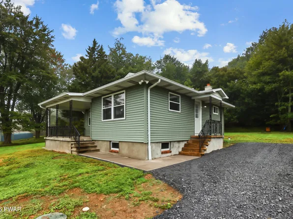 1198 W Mountain Lake Dr, Wilkes Barre, PA 18702