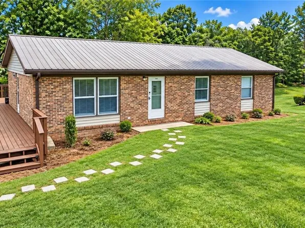 359 Ruritan Park Rd, North Wilkesboro, NC 28659