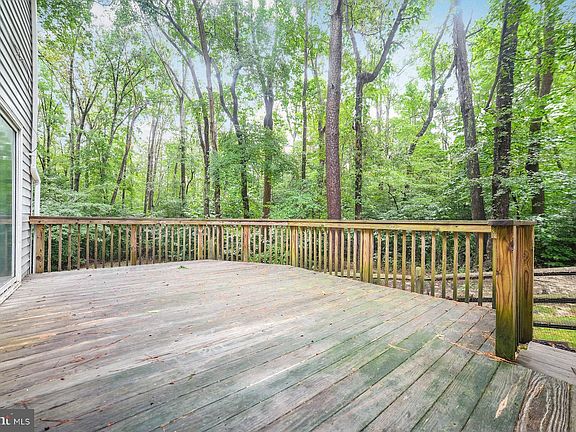 4th image of 24790 Barbara Ln