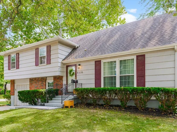 8335 E 133rd St, Grandview, MO 64030