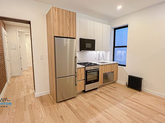 3rd image of 228 W 18th St APT 29