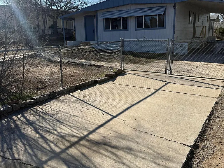 3110 Cedar Ln — Photo 3