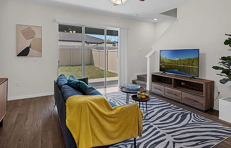 Reunion Crossing Townhomes — Photo 12
