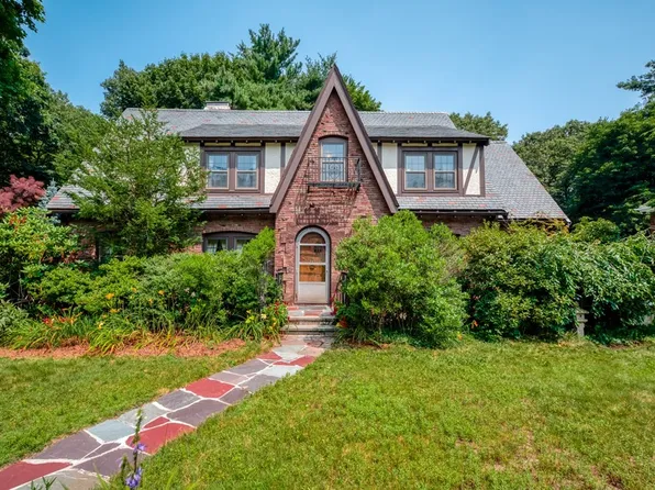 4 Cochituate Rd, Newton, MA 02461