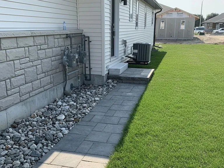 120 Sienna Ave #B — Photo 2
