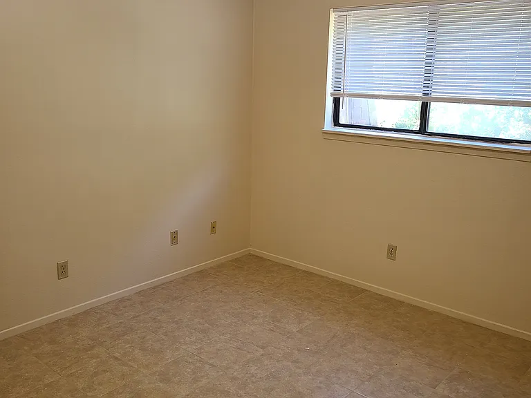 149 Coers Dr #4 — Photo 10