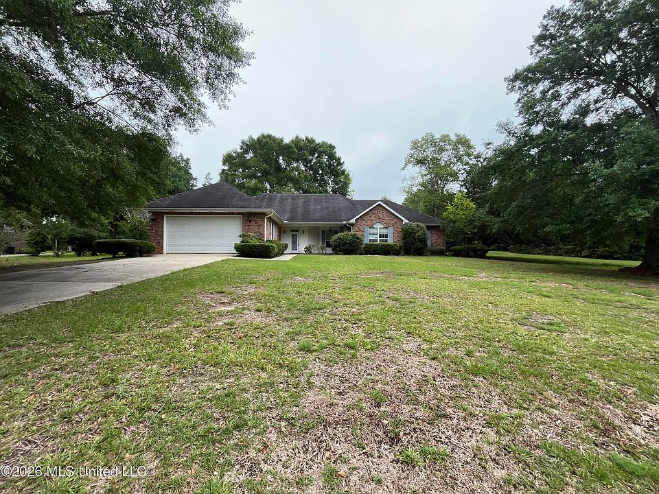1st image of 82 N Hill Dr W