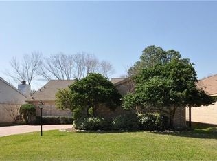 18 Wellington Dr, Sugar Land, TX 77478