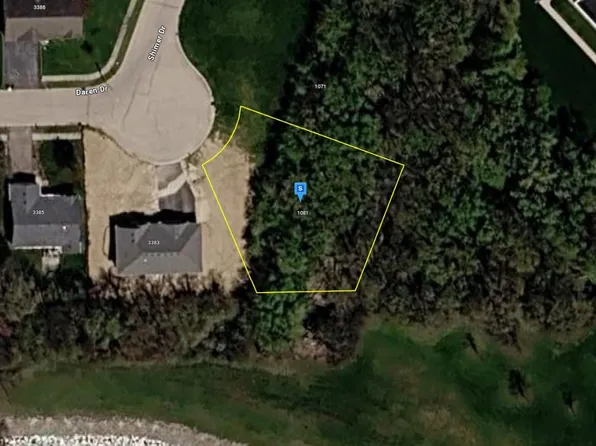 1081 Shimer Dr, Freeport, IL 61032