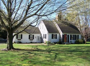 4 Johnson Ter, Middletown, RI 02842