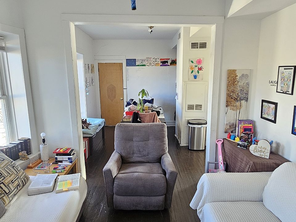 1st image of 3858 N Saint Louis Ave APT 2