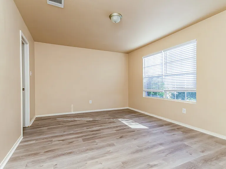 8500 Shallow Creek Dr — Photo 13