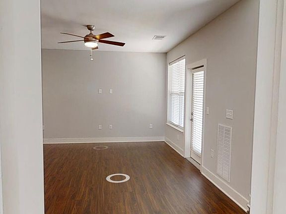 5th image of 405 Bulifants Blvd