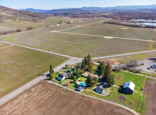 9445 Table Rock Rd, Central Pt, OR 97502