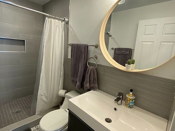 5th image of 1535 W Poplar St #2A