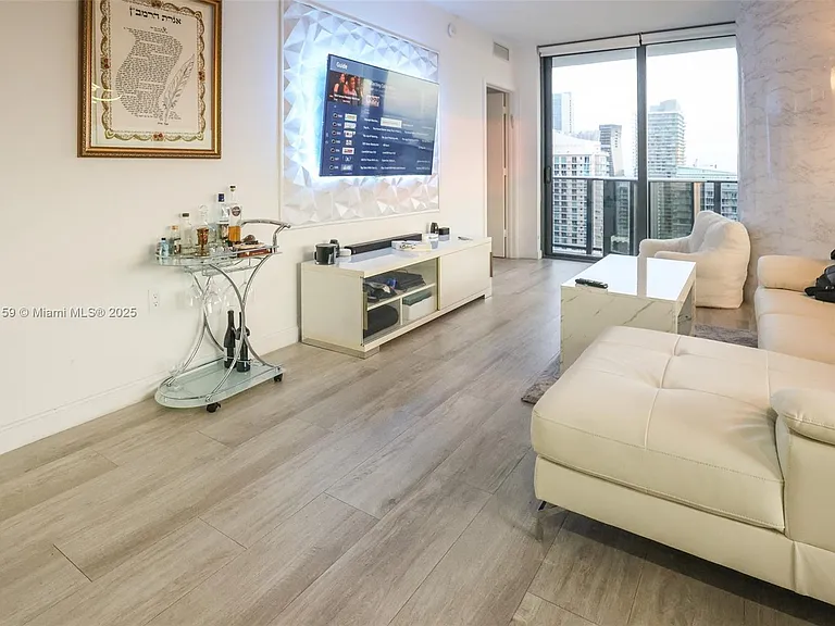 55 SW 9th St #3906 — Photo 27