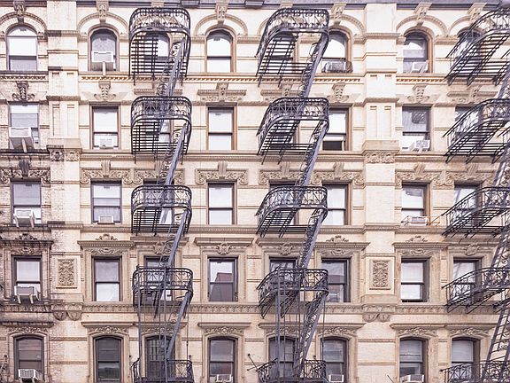 5th image of 254 Broome St APT 12A