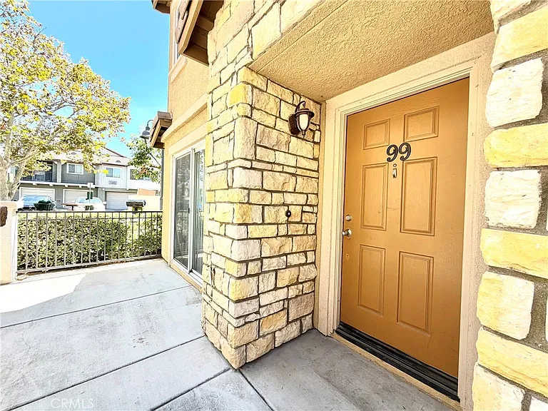15637 Lasselle St — Photo 3