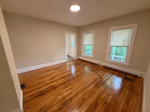12 West St, Concord, NH 03301