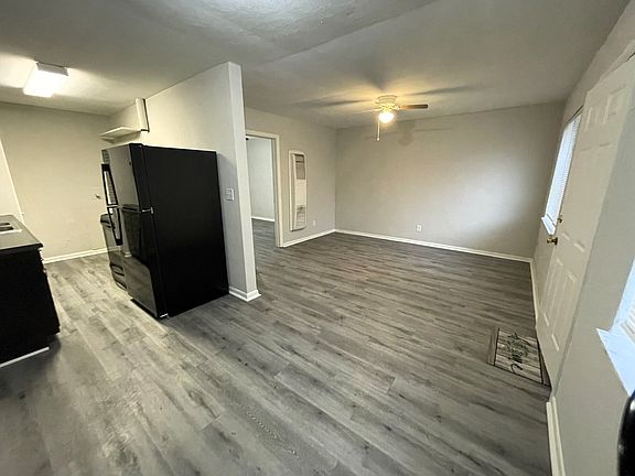 4th image of 36 Harper Ave #0
