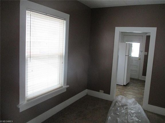 4th image of 130 N Ave NW