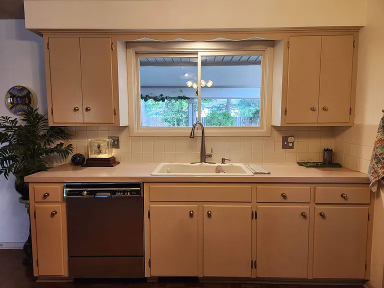 1723 Del Norte Ave — Photo 8