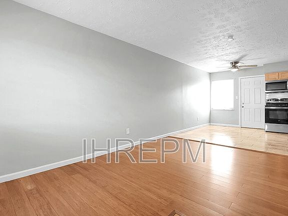 5th image of 3072 Morsetown Ct N