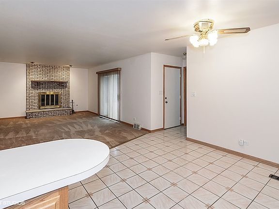 5th image of 9757 S Cambridge Ct