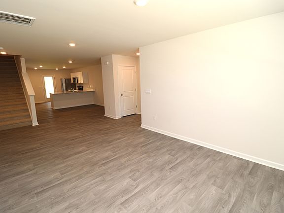 3rd image of 8521 Beckett Chase Way