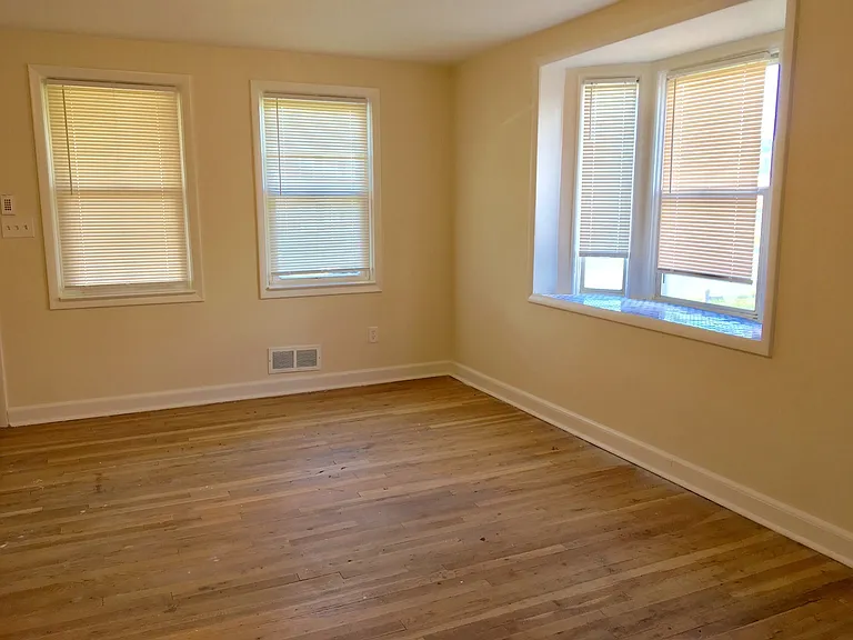 7226 Bridgewood Dr — Photo 6