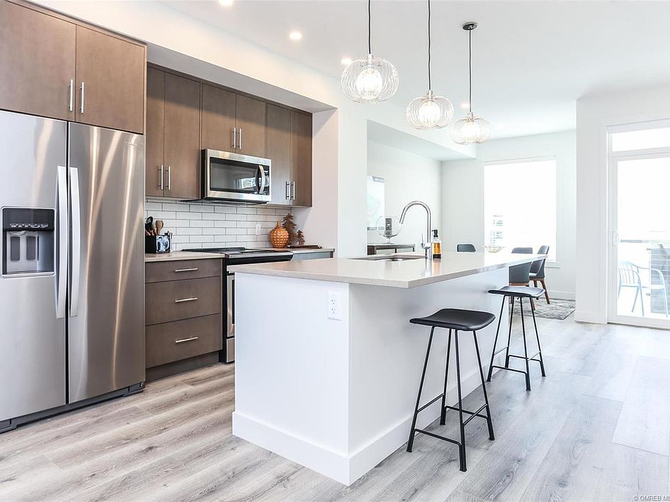 1st image of 610 Academy Way #354