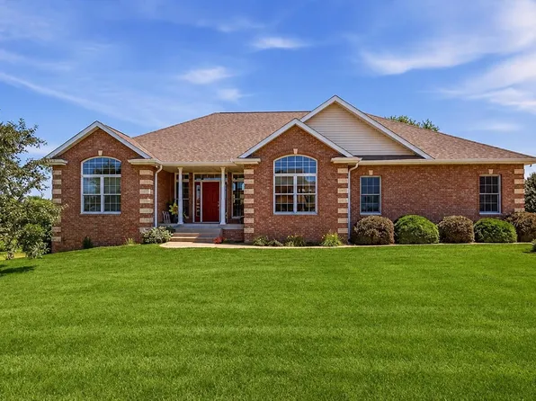 1603 Timber Ct, Maquoketa, IA 52060