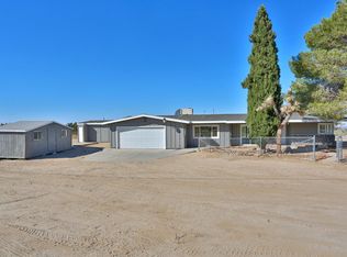 10424 Silver Rock Rd, Pinon Hills, CA 92372