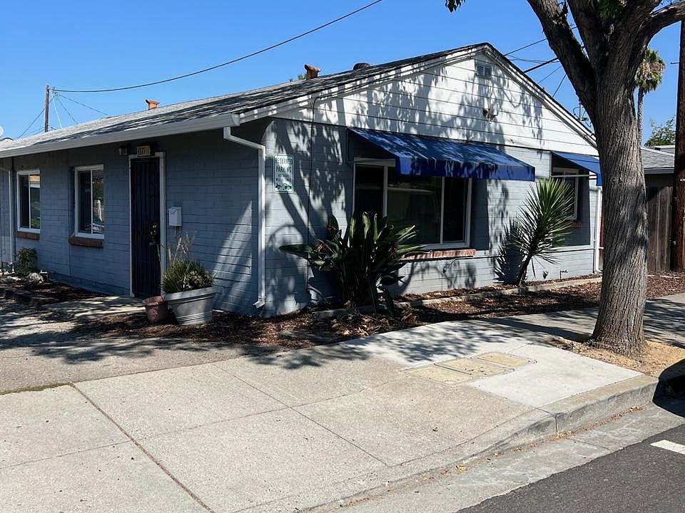 1st image of 4375 Railroad Ave #A