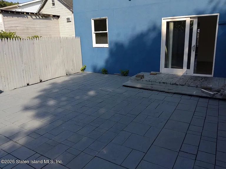 202 Roma Ave — Photo 8