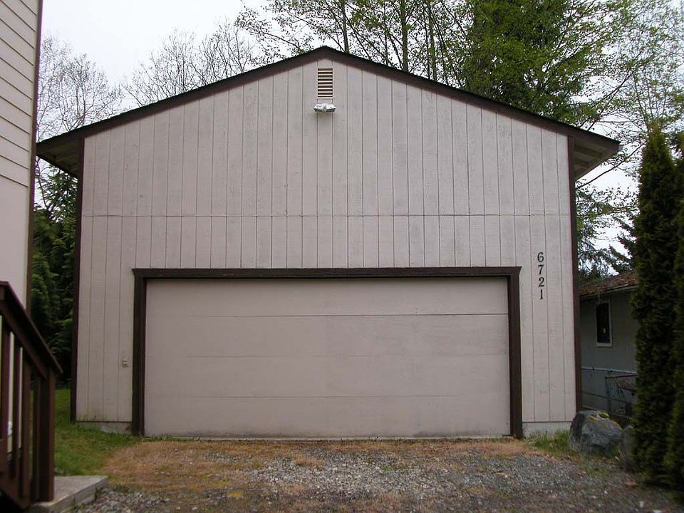 2nd image of 6721 E Blvd Ne