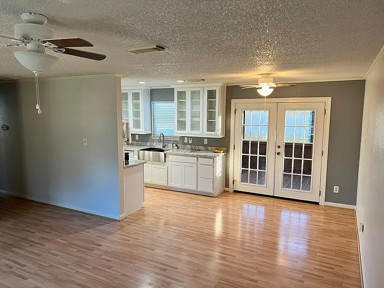 4318 E FM 1462 Rd — Photo 7
