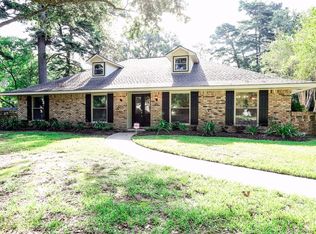 8361 Hermitage Dr, Denham Springs, LA 70726