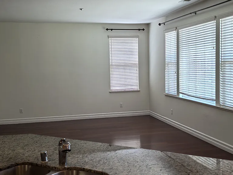 2647 Presidio Dr — Photo 6
