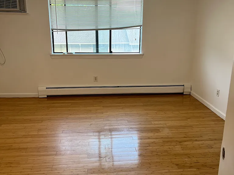 294 Meridian St — Photo 11