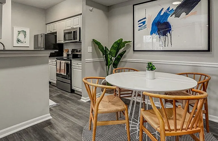 The Crossing at Barry Road Apartments — Photo 41