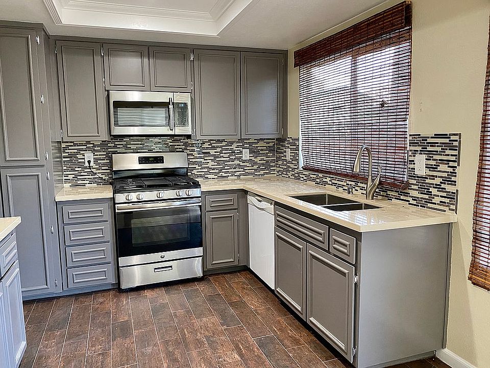 1st image of 61 Southbrook Dr