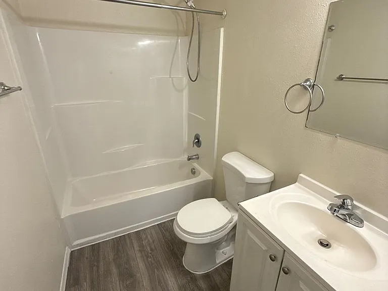 3355 Portland Rd NE #1 — Photo 15