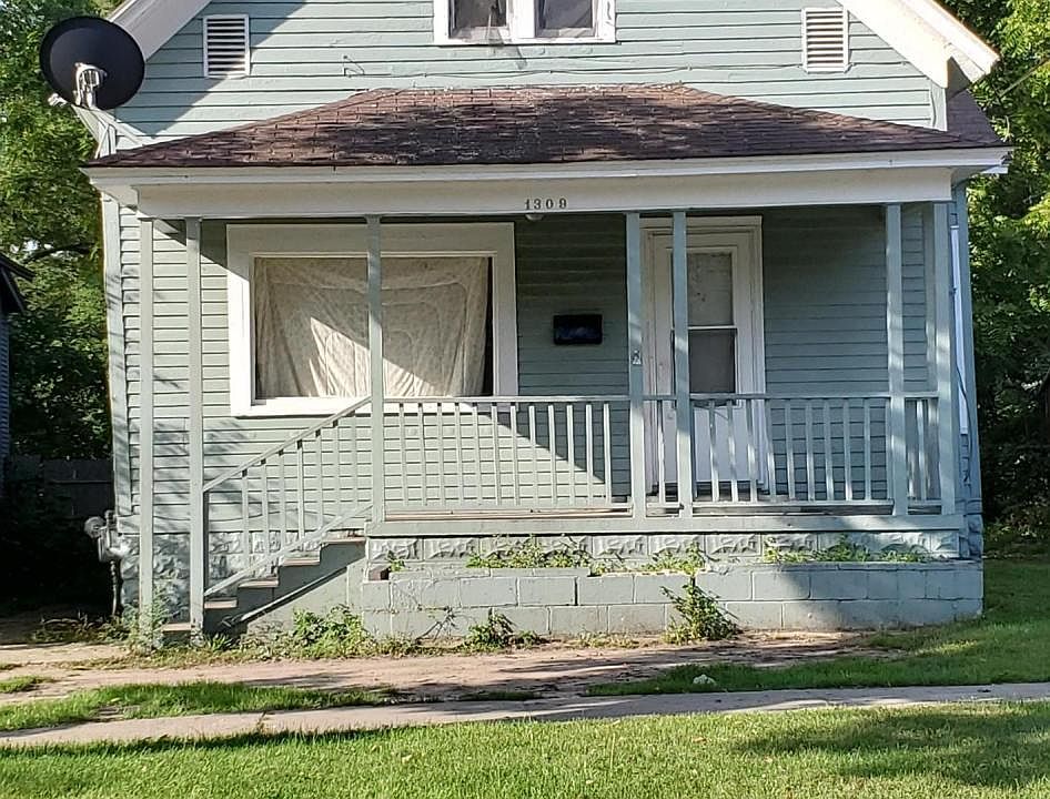 2nd image of 1309 6th St