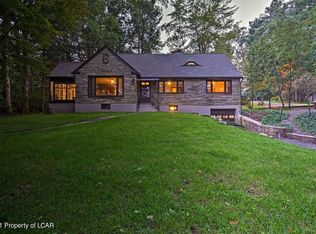 28 Lake Shore Dr, Wapwallopen, PA 18660